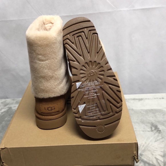 UGG Classic Short II Size5/6 Sherpa Boots - Picture 5 of 6